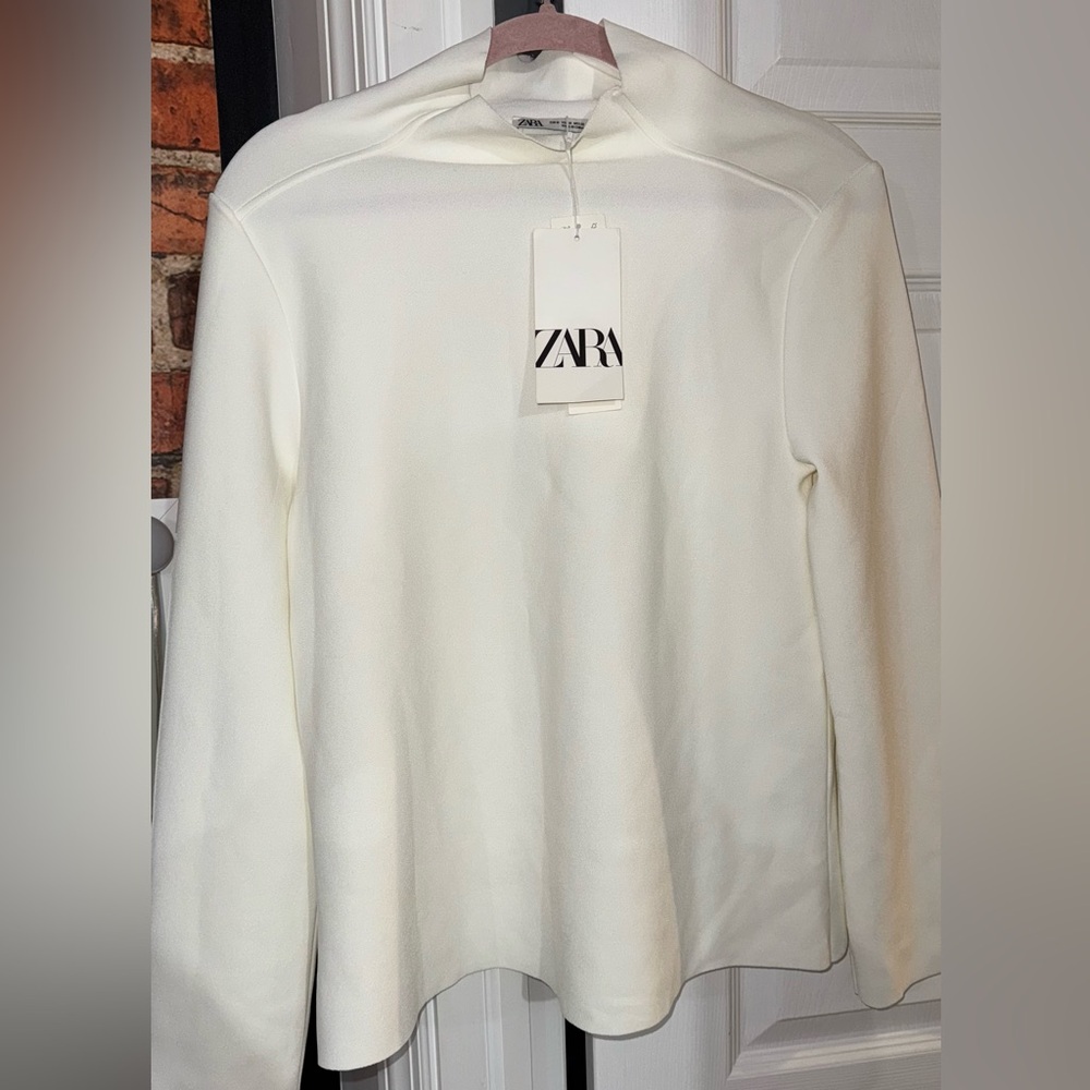 Sale!!New!! Zara Off White Mock Neck Top (M)